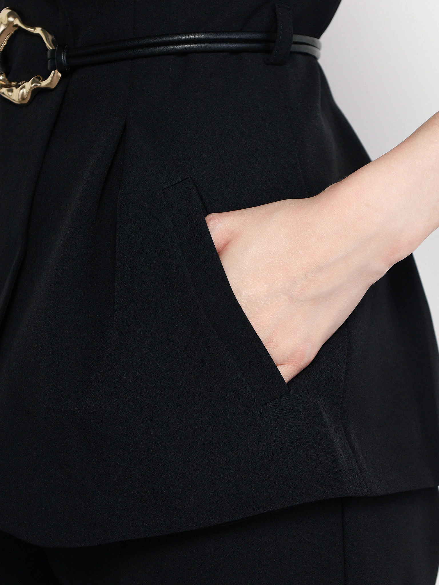 Жилет прямого кроя со шлевками